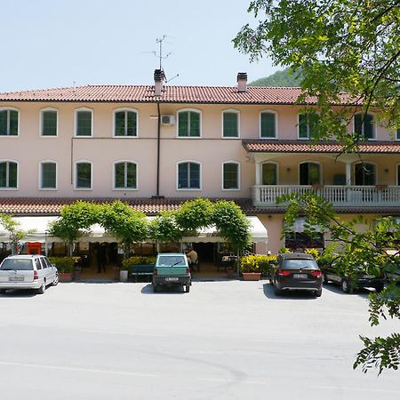 Albergo Ristorante Sterlina Grizzana Luaran gambar