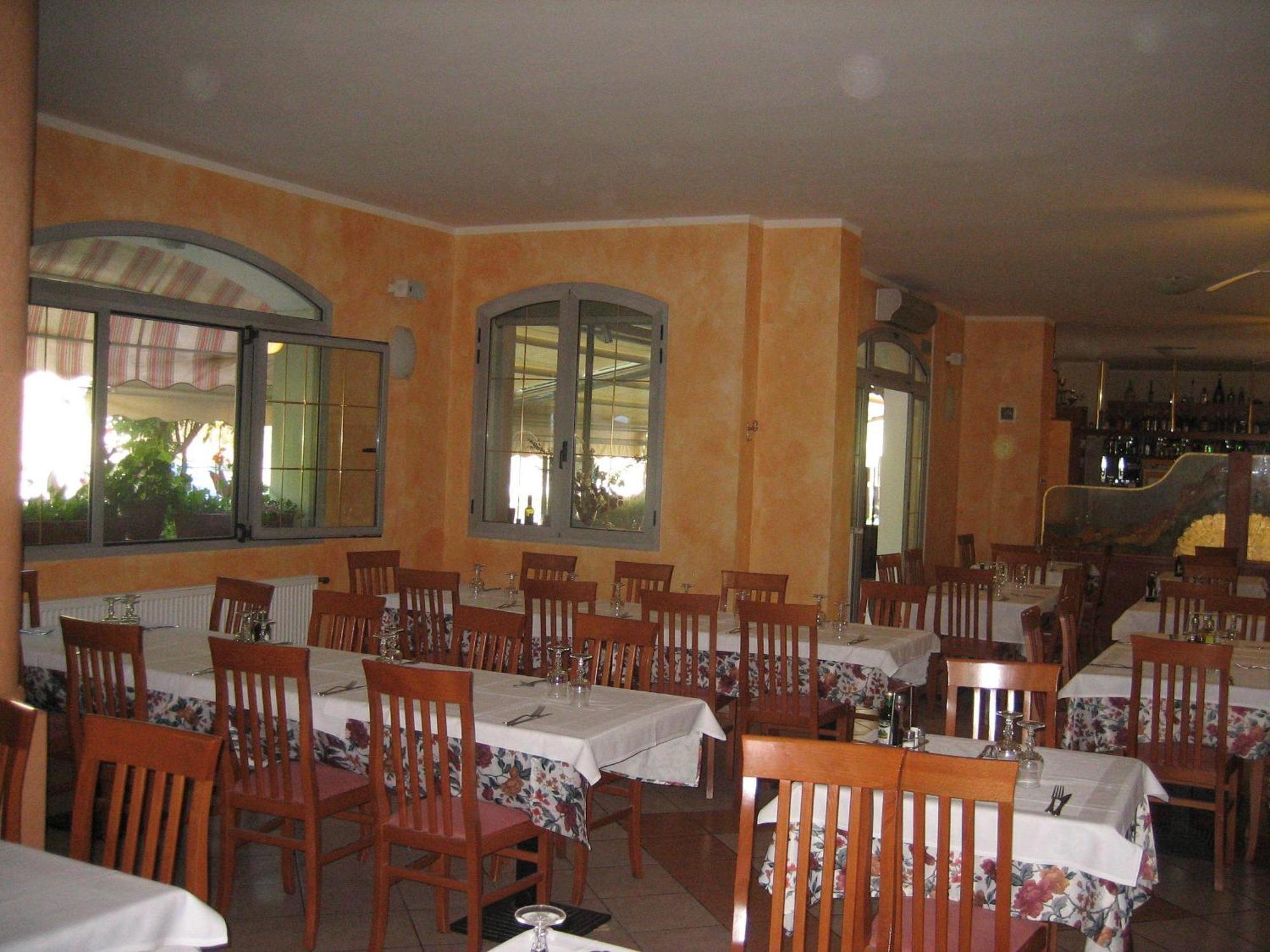 Albergo Ristorante Sterlina Grizzana Luaran gambar